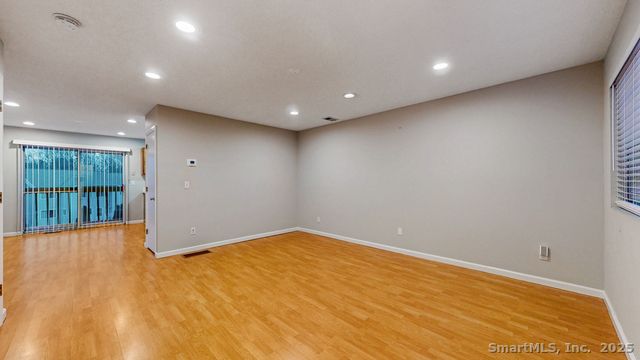 80 Country Lane APT 40, Vernon, CT 06066