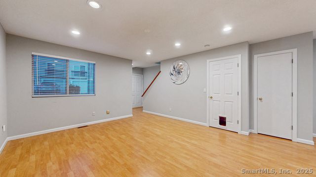 80 Country Lane APT 40, Vernon, CT 06066