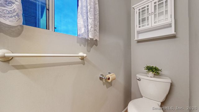 80 Country Lane APT 40, Vernon, CT 06066