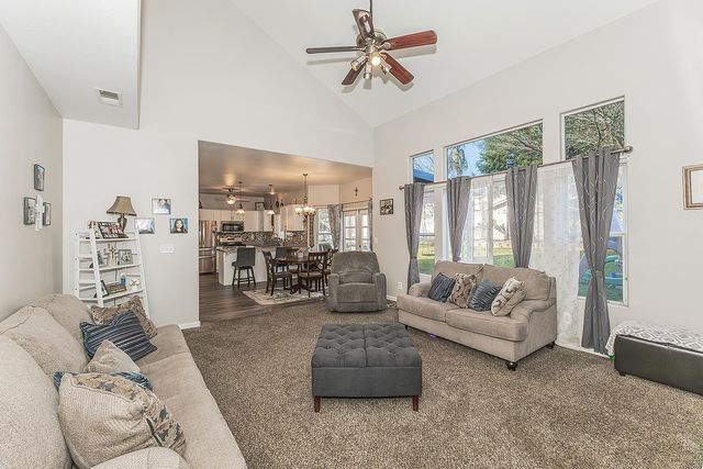 2631 Rall Avenue, Clovis, CA 93611