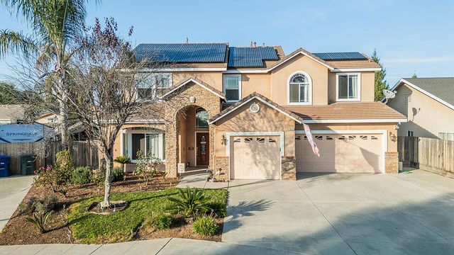 2631 Rall Avenue, Clovis, CA 93611