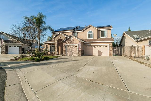 2631 Rall Avenue, Clovis, CA 93611