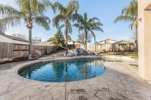 2631 Rall Avenue, Clovis, CA 93611