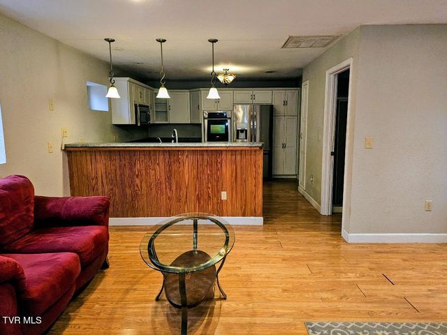 1021 Northeast Lee Street, Wise, VA 24293