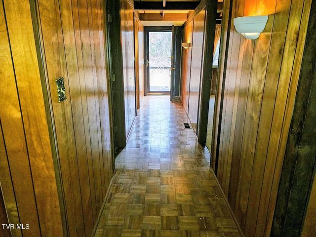 1021 Northeast Lee Street, Wise, VA 24293