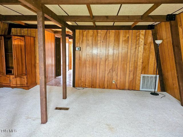 1021 Northeast Lee Street, Wise, VA 24293