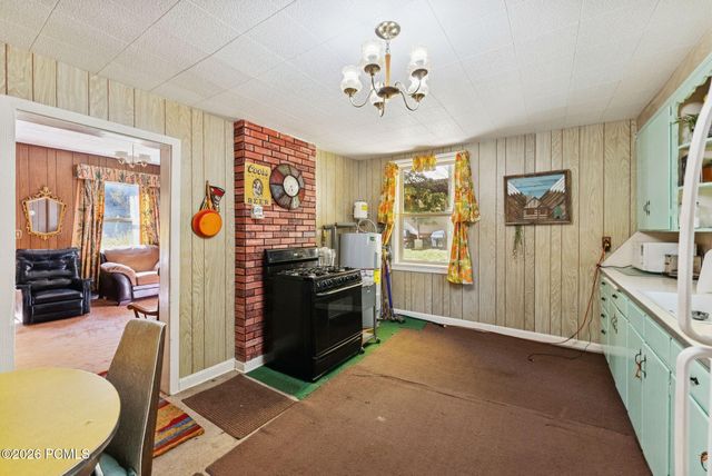 95 Black Diamond Road, Helper, UT 84526