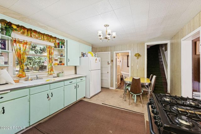 95 Black Diamond Road, Helper, UT 84526