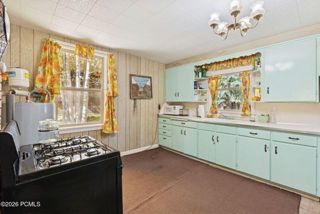 95 Black Diamond Road, Helper, UT 84526