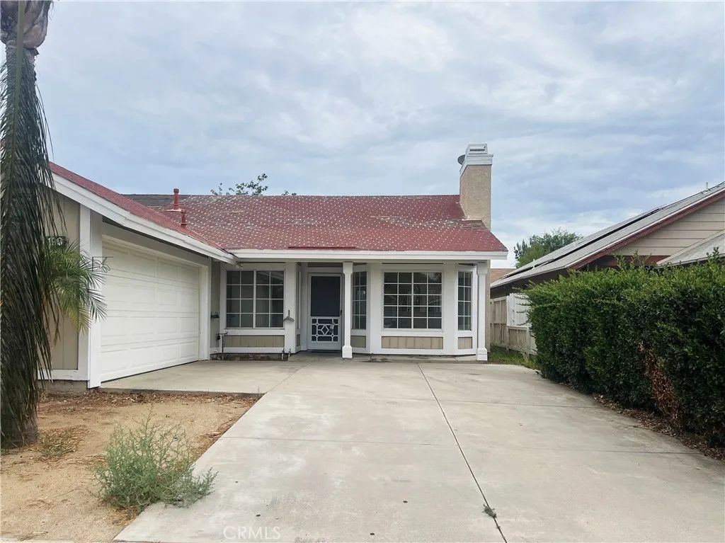 196 Sunny Halo Court, Perris, CA 92571