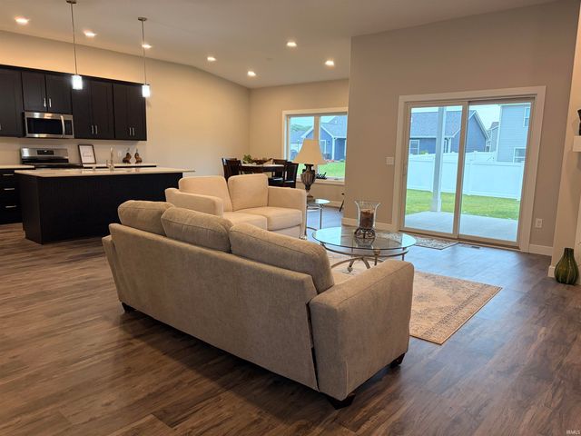 13904 DIAVIK Place, Fort Wayne, IN 46845