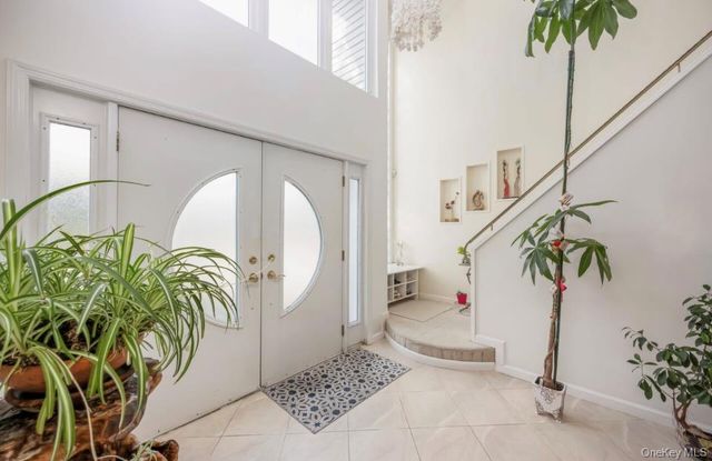 19 Wayside Lane, Wantagh, NY 11793