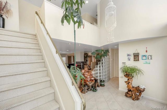 19 Wayside Lane, Wantagh, NY 11793