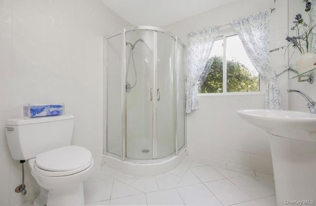 19 Wayside Lane, Wantagh, NY 11793