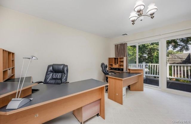 19 Wayside Lane, Wantagh, NY 11793