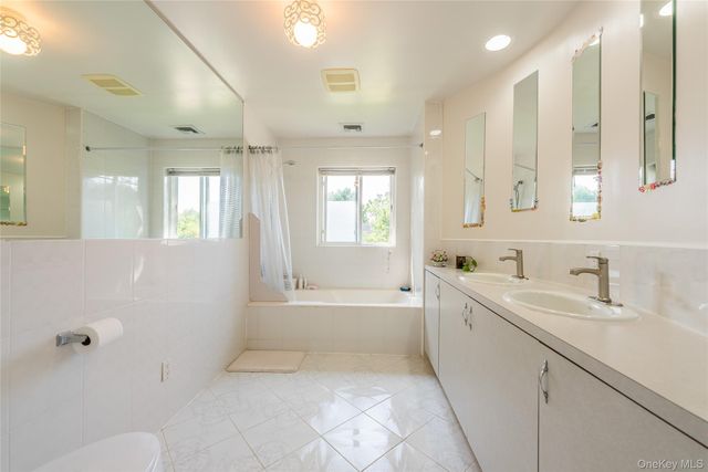 19 Wayside Lane, Wantagh, NY 11793