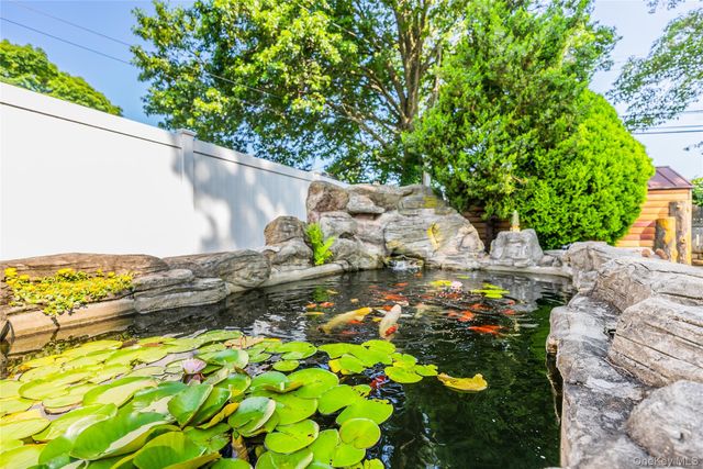 19 Wayside Lane, Wantagh, NY 11793