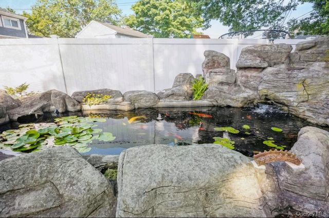 19 Wayside Lane, Wantagh, NY 11793