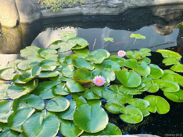 19 Wayside Lane, Wantagh, NY 11793