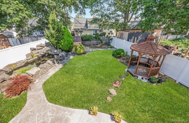 19 Wayside Lane, Wantagh, NY 11793