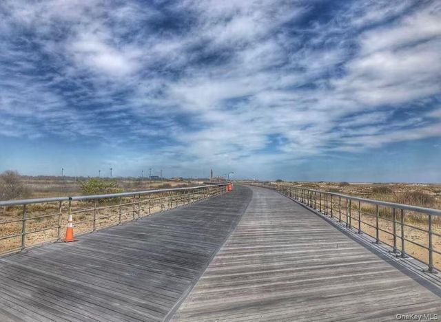 19 Wayside Lane, Wantagh, NY 11793