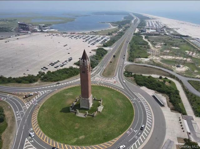 19 Wayside Lane, Wantagh, NY 11793