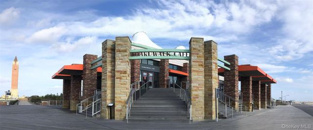 19 Wayside Lane, Wantagh, NY 11793