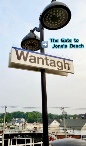 19 Wayside Lane, Wantagh, NY 11793