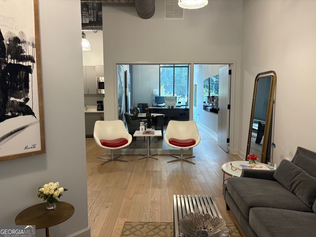 2233 Peachtree Road 208, Atlanta, GA 30309 — photo 2