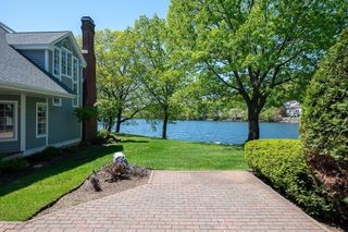 30 Eastern Point Drive 30, Shrewsbury, MA 01545