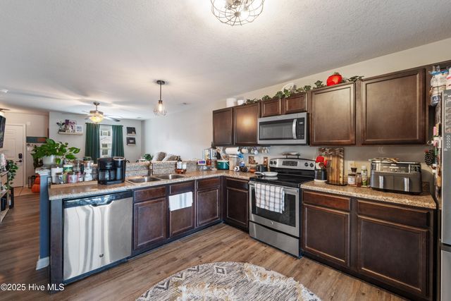 211 Glen Cannon Drive, Jacksonville, NC 28546