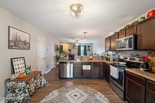 211 Glen Cannon Drive, Jacksonville, NC 28546