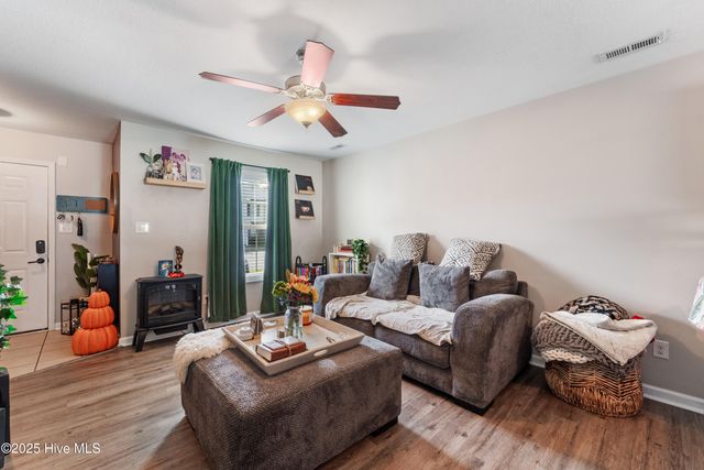 211 Glen Cannon Drive, Jacksonville, NC 28546