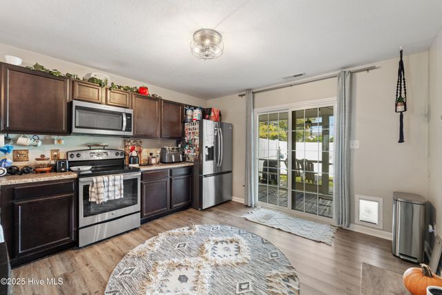 211 Glen Cannon Drive, Jacksonville, NC 28546