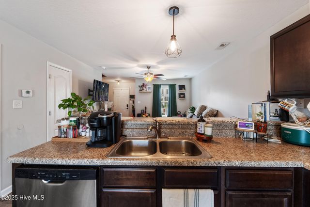 211 Glen Cannon Drive, Jacksonville, NC 28546