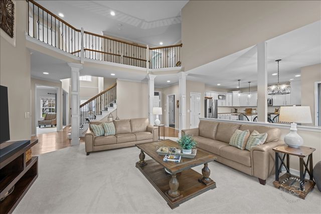 664 Bennett Drive, North Aurora, IL 60542