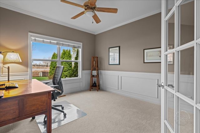 664 Bennett Drive, North Aurora, IL 60542