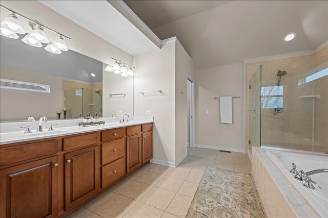 664 Bennett Drive, North Aurora, IL 60542