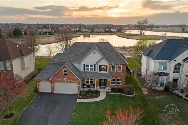 664 Bennett Drive, North Aurora, IL 60542