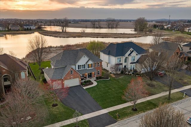 664 Bennett Drive, North Aurora, IL 60542