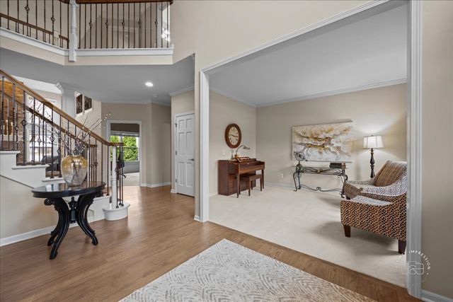 664 Bennett Drive, North Aurora, IL 60542