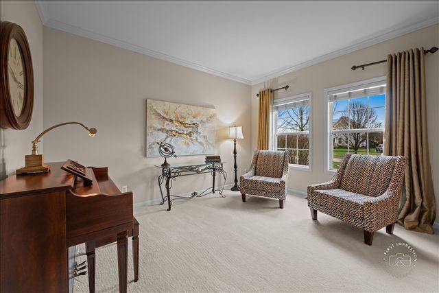 664 Bennett Drive, North Aurora, IL 60542