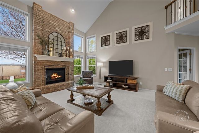 664 Bennett Drive, North Aurora, IL 60542