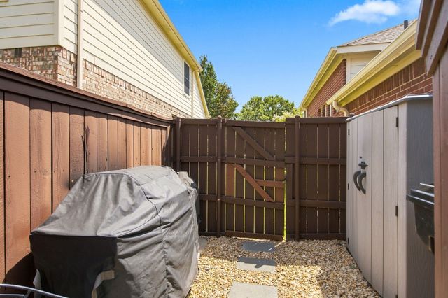10053 Slick Rock Trail, Frisco, TX 75033
