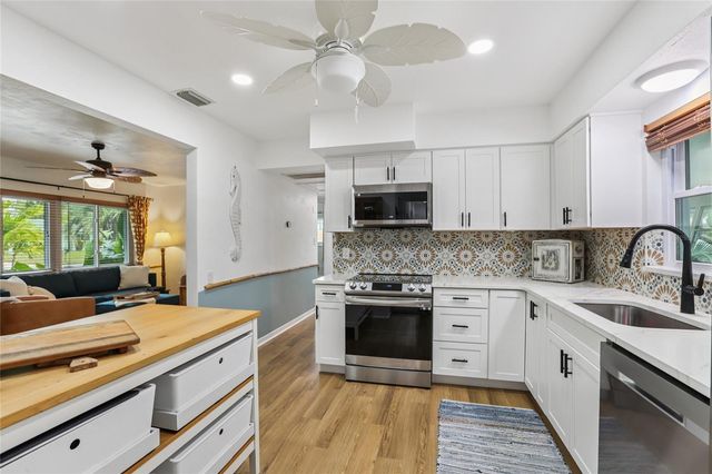 797 LAKESIDE DRIVE, Dunedin, FL 34698