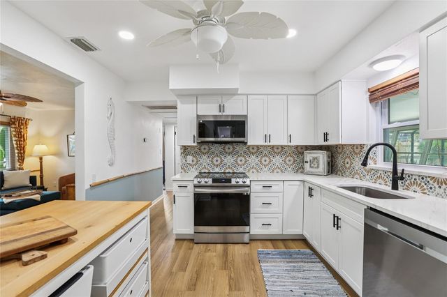 797 LAKESIDE DRIVE, Dunedin, FL 34698