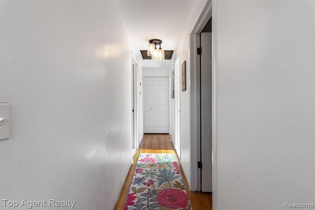 32341 Woody, Fraser, MI 48026