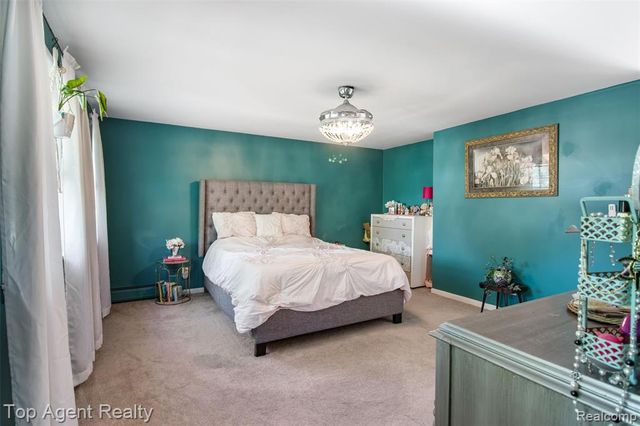 32341 Woody, Fraser, MI 48026