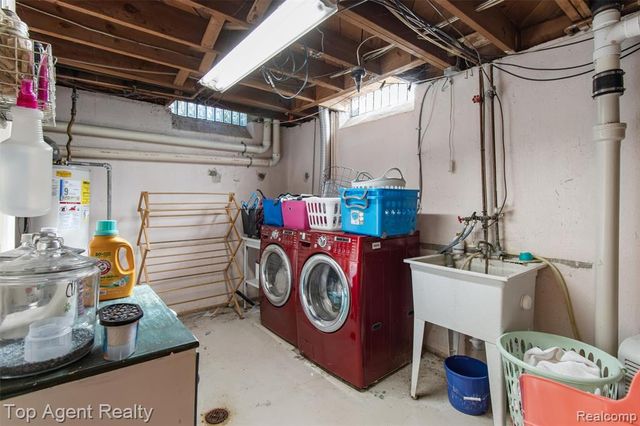32341 Woody, Fraser, MI 48026