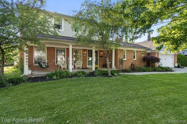 32341 Woody, Fraser, MI 48026